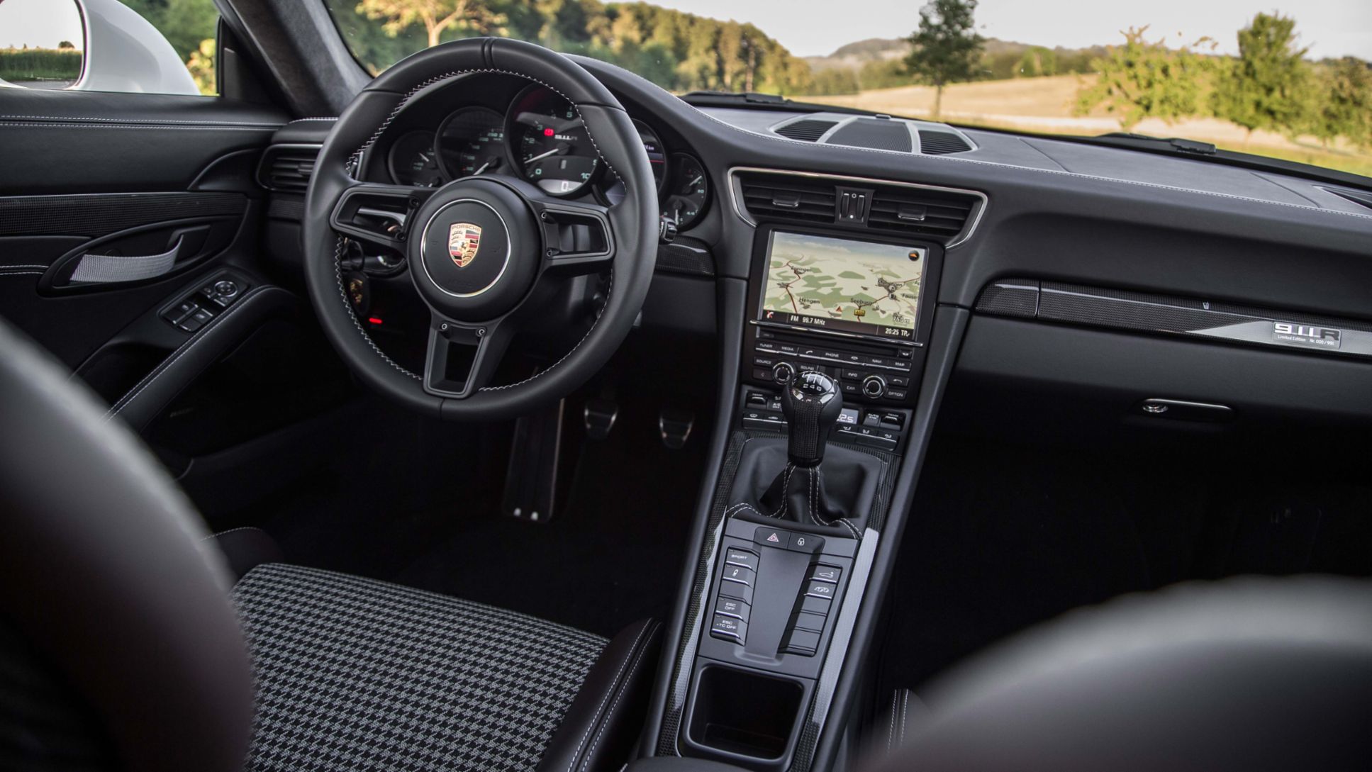 911 R — Exterior
