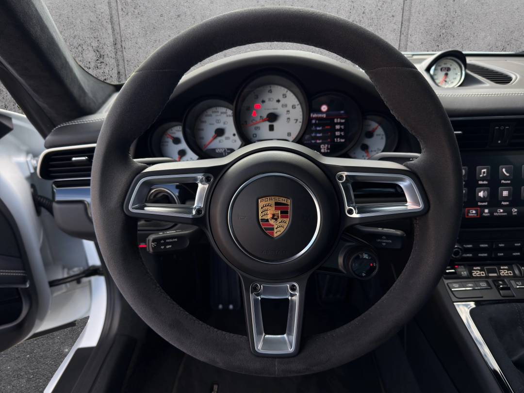 Carrera T — Interior