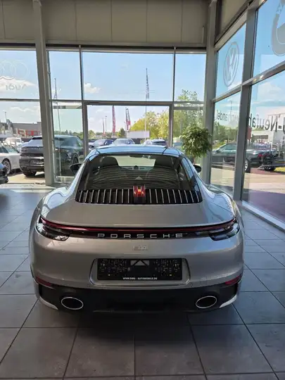 Carrera 4S — Exterior