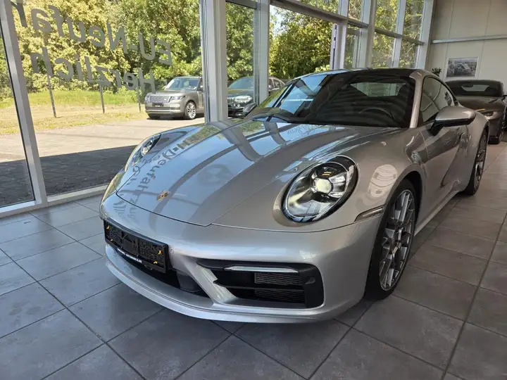 Carrera 4S — Exterior