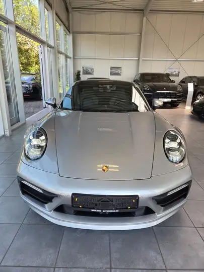 Carrera 4S — Exterior