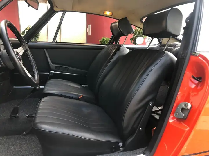 911 E 2.4 — Exterior