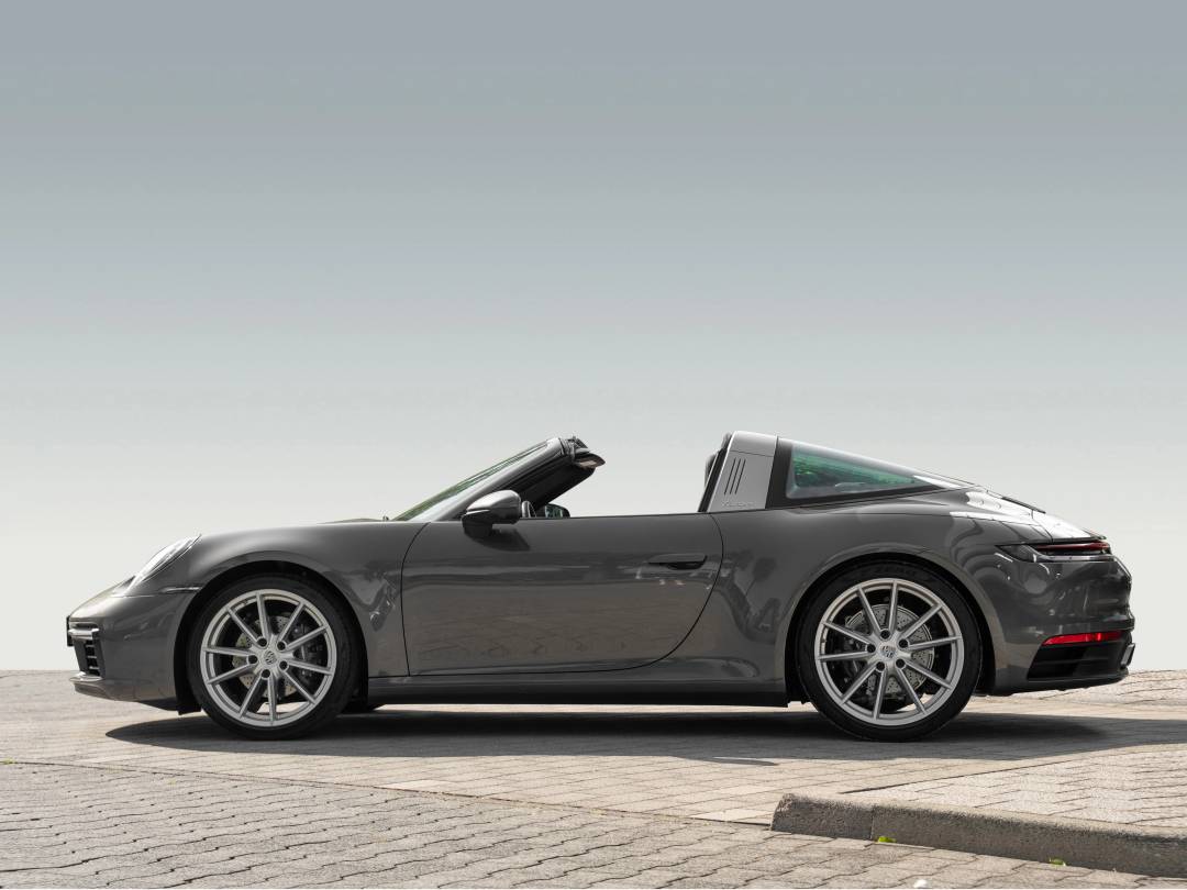 Targa 4 — Exterior