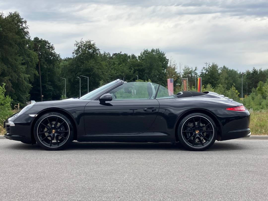 Carrera Cabriolet — Exterior
