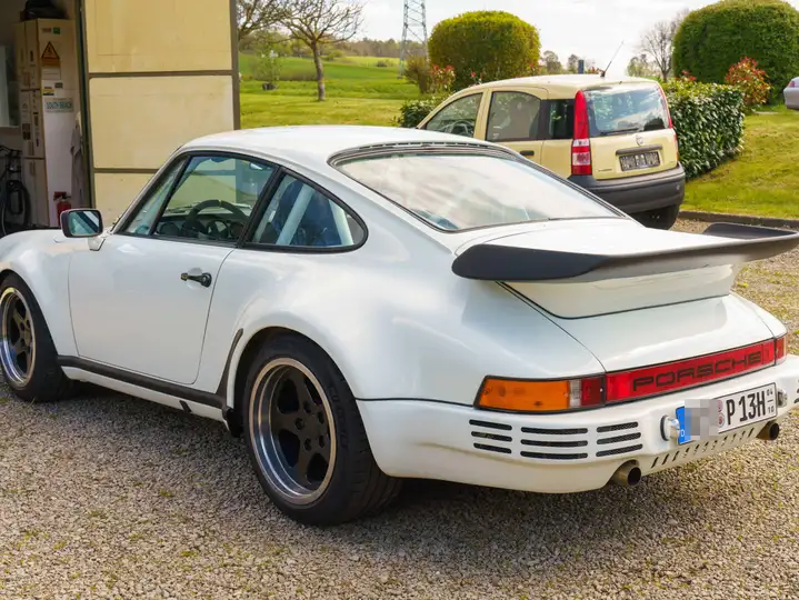 Turbo 3.3 — Exterior