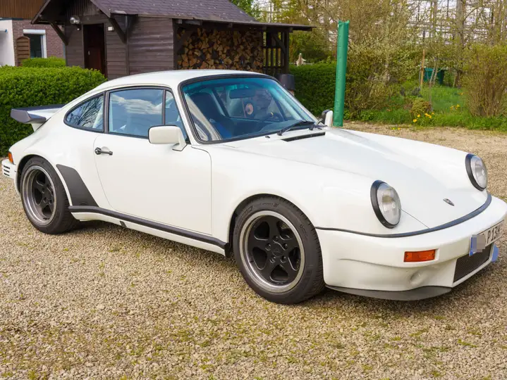 Turbo 3.3 — Exterior