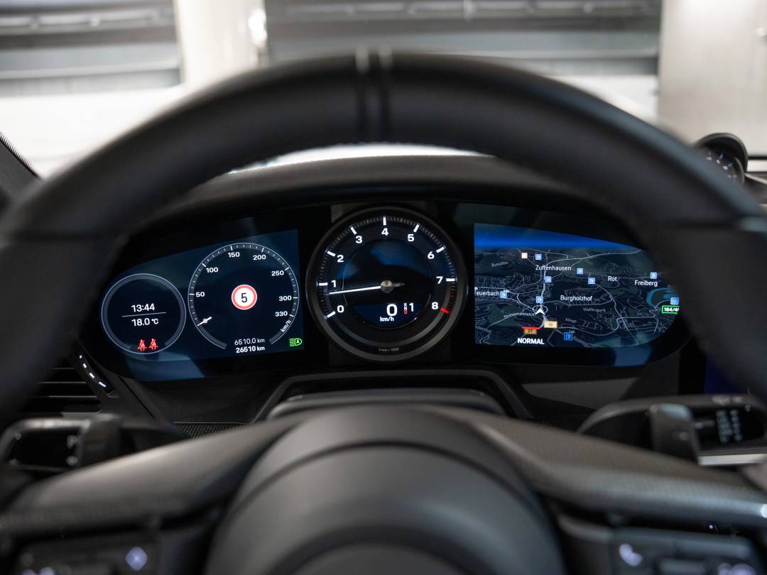 Carrera 4S — Interior