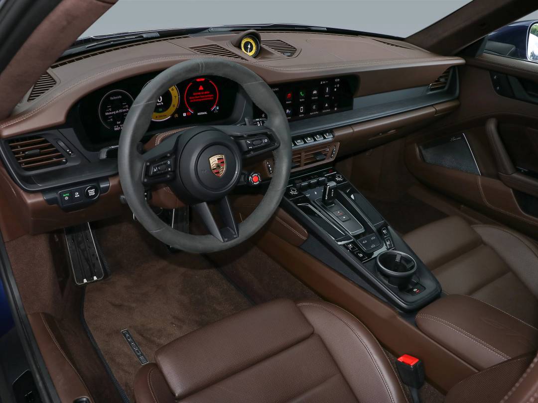 Carrera GTS T-Hybrid — Exterior