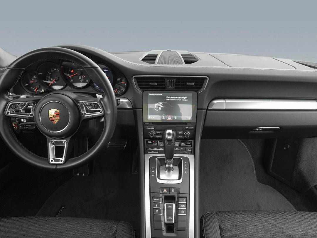 Targa 4 — Interior