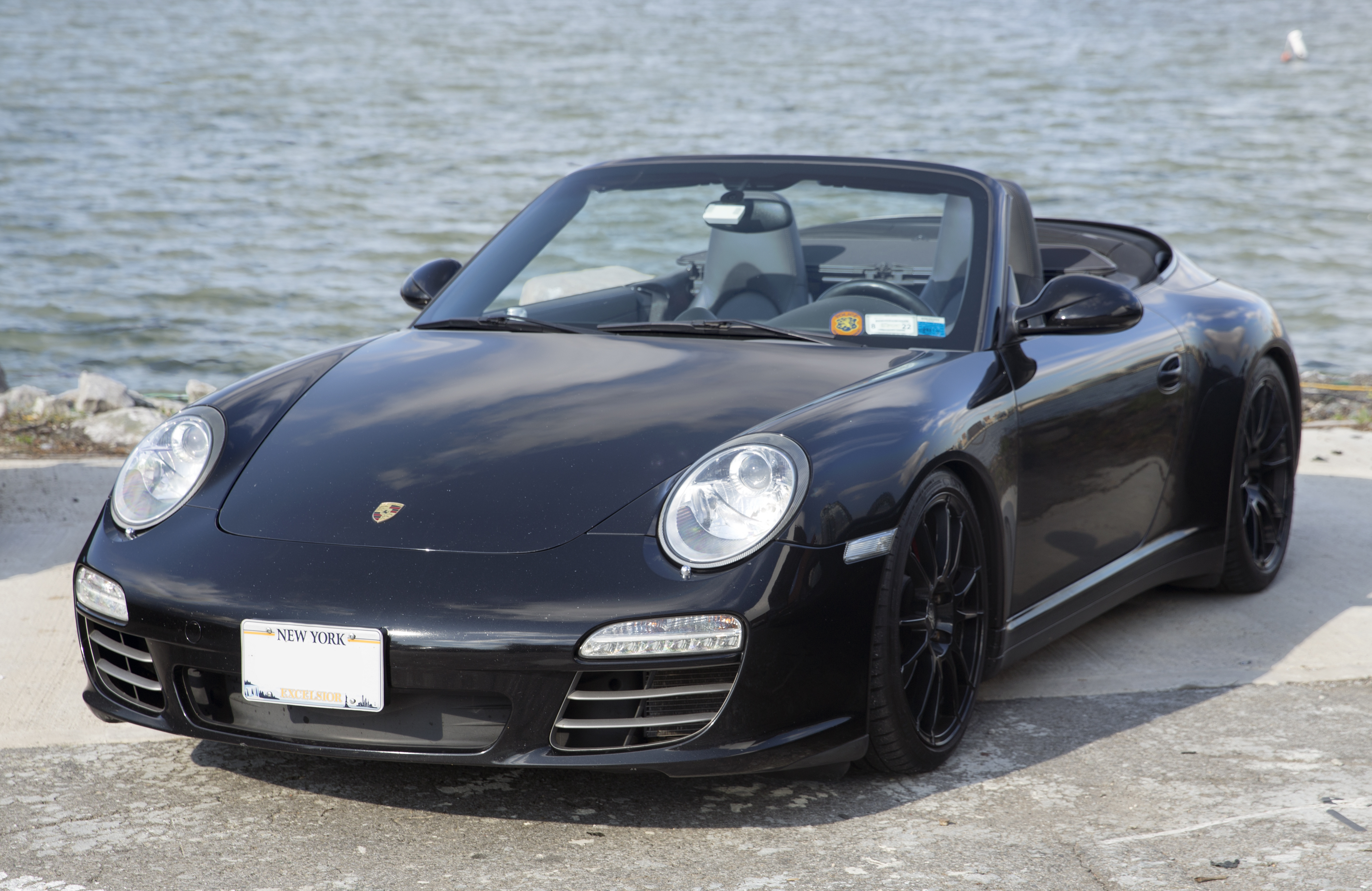 Carrera 4S Cabriolet — Exterior