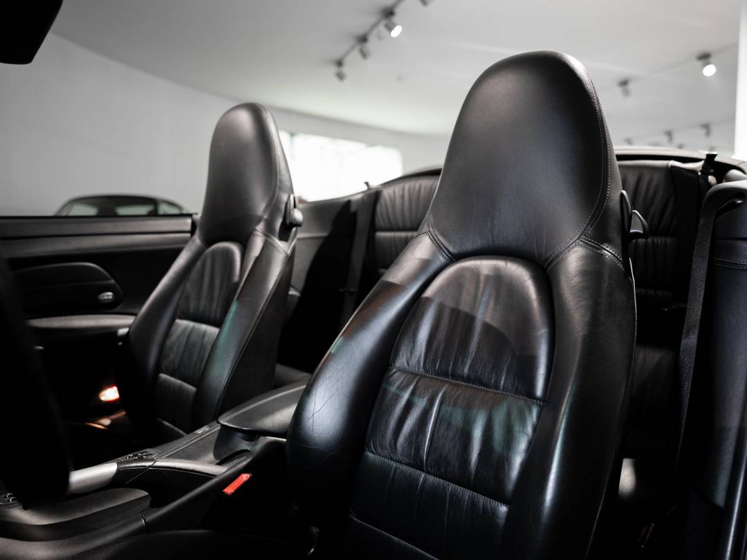 Carrera Cabriolet — Interior