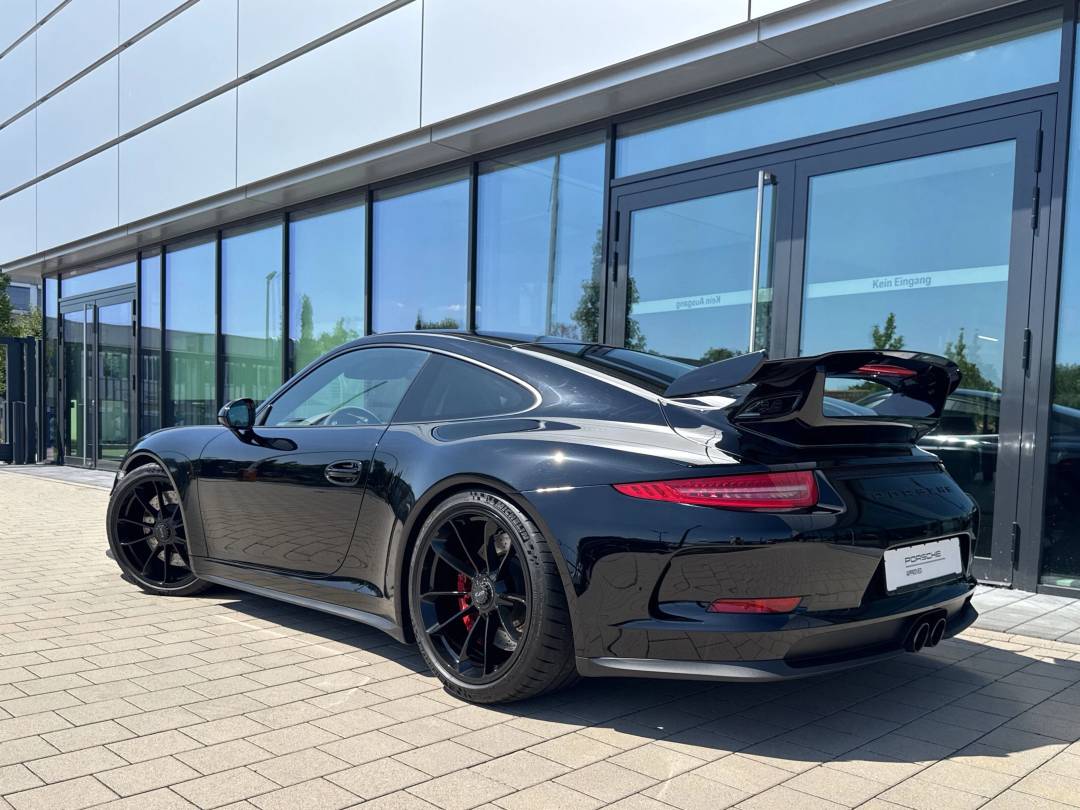 GT3 — Exterior