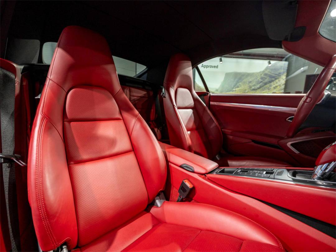Carrera 4 Cabriolet — Interior
