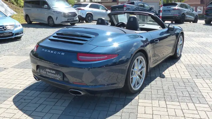 Carrera Cabriolet — Exterior