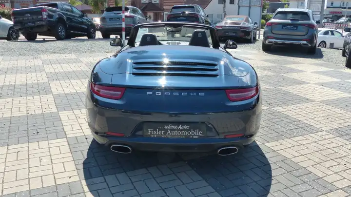 Carrera Cabriolet — Exterior
