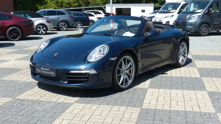 Carrera Cabriolet — Exterior