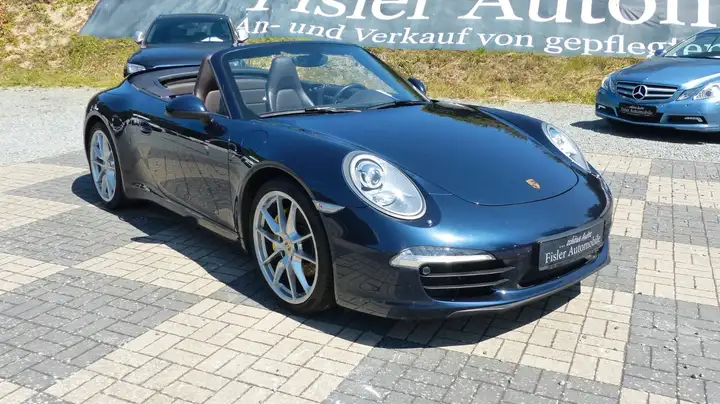 Carrera Cabriolet — Exterior