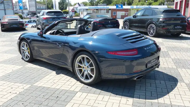 Carrera Cabriolet — Exterior