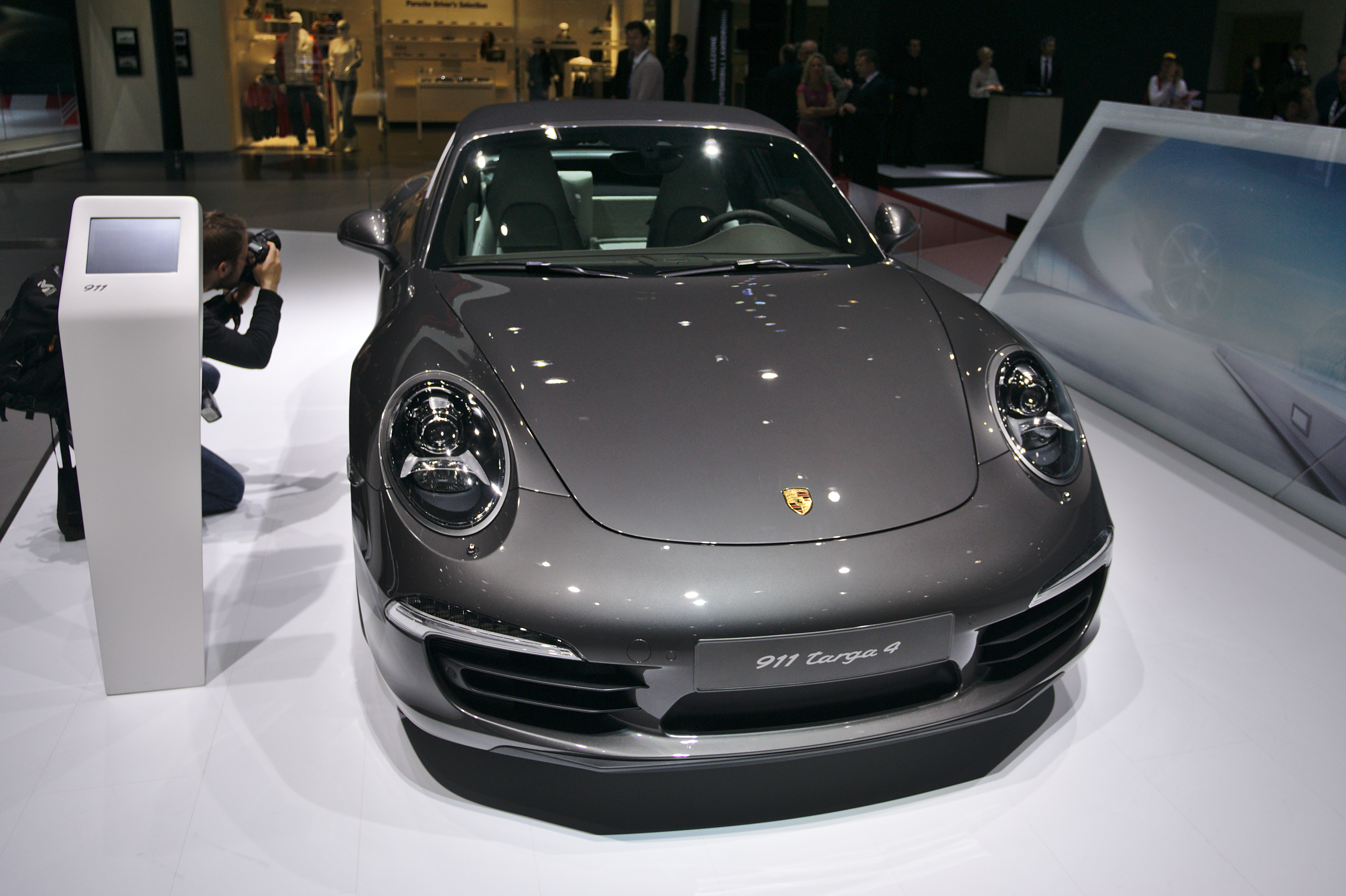 Targa 4 — Exterior