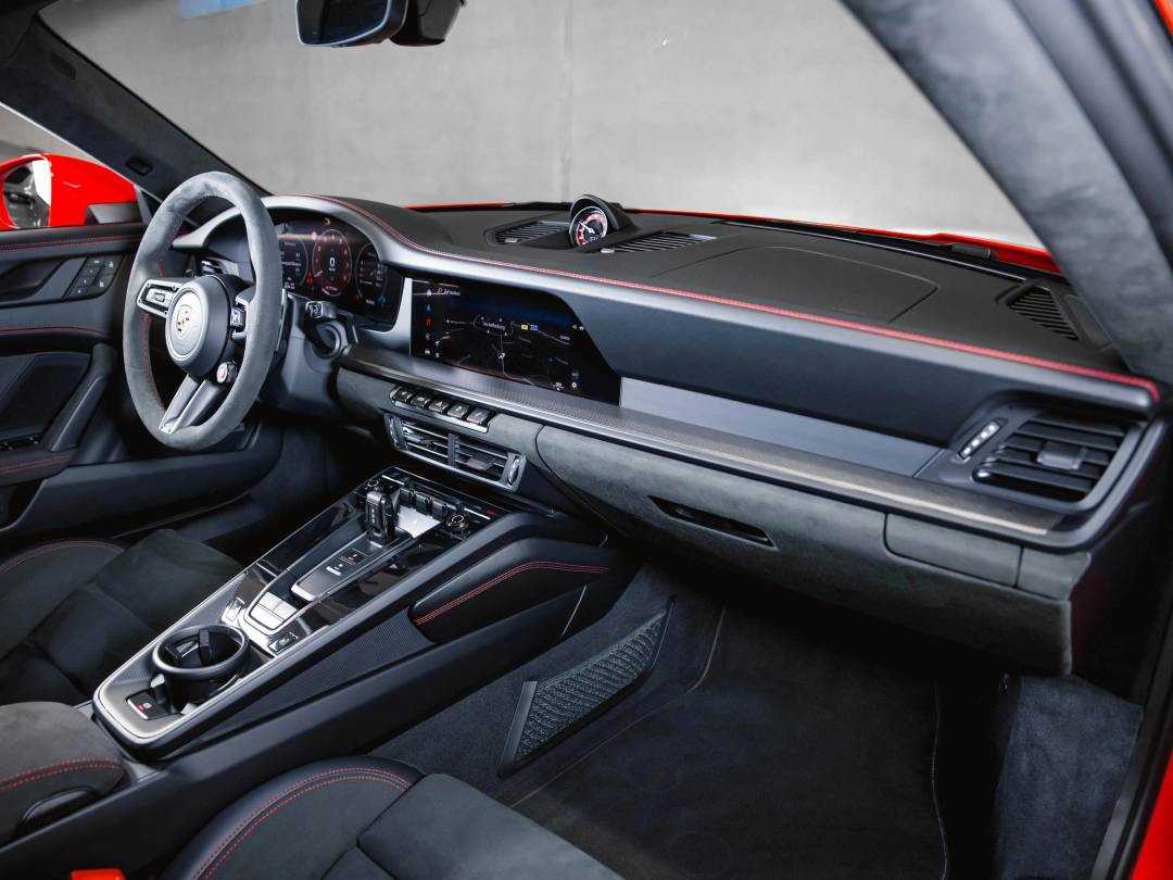 Carrera 4 GTS T-Hybrid — Interior