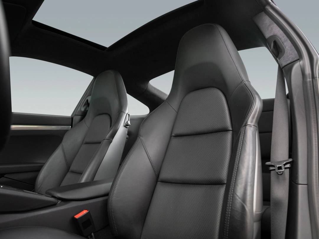 Carrera S — Interior