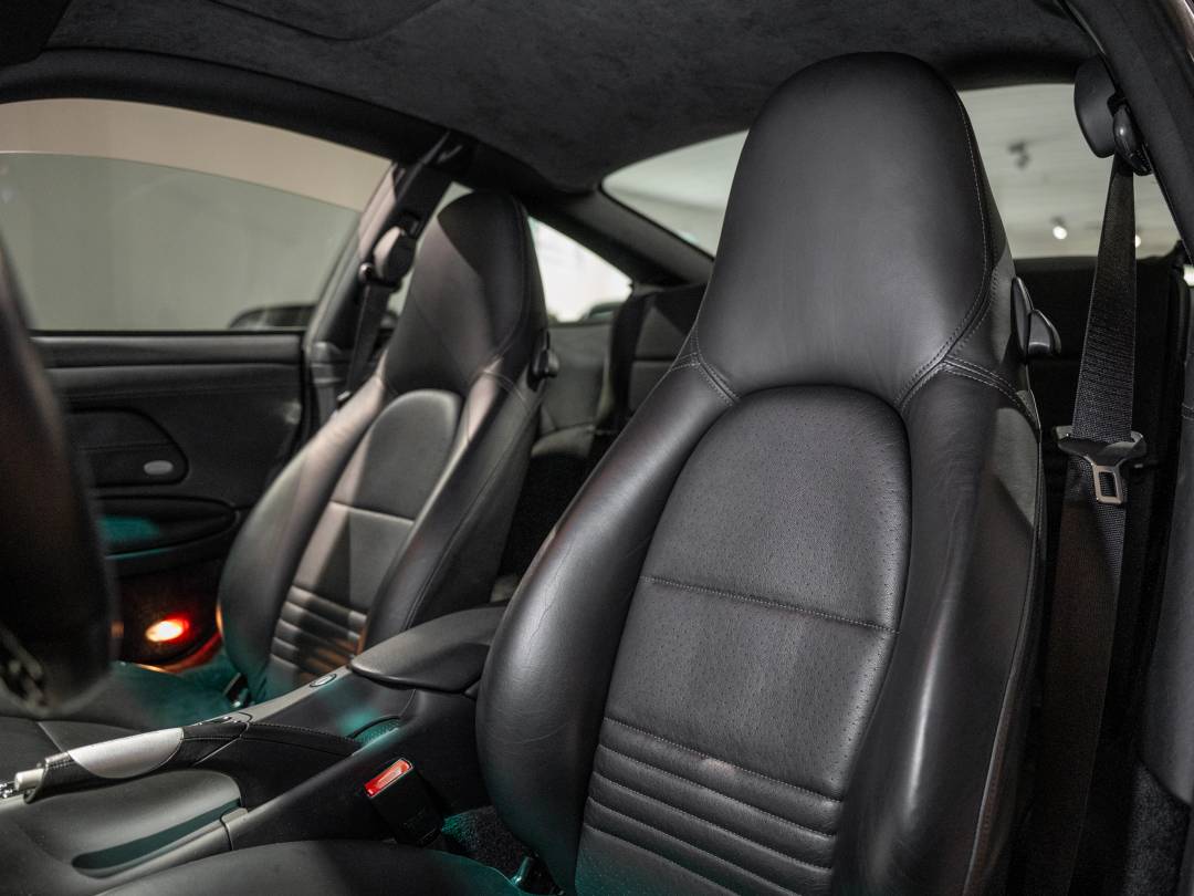 Carrera 4 — Interior