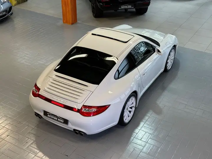 Carrera 4S — Exterior