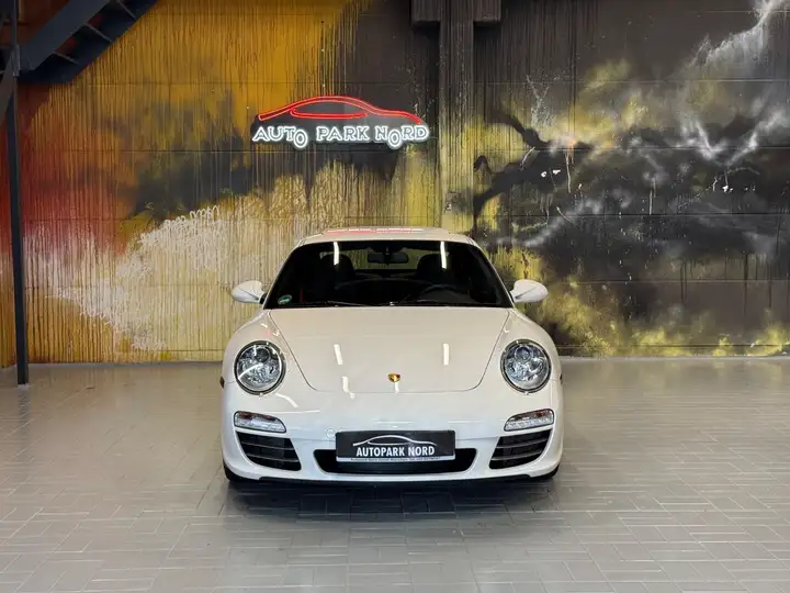 Carrera 4S — Exterior