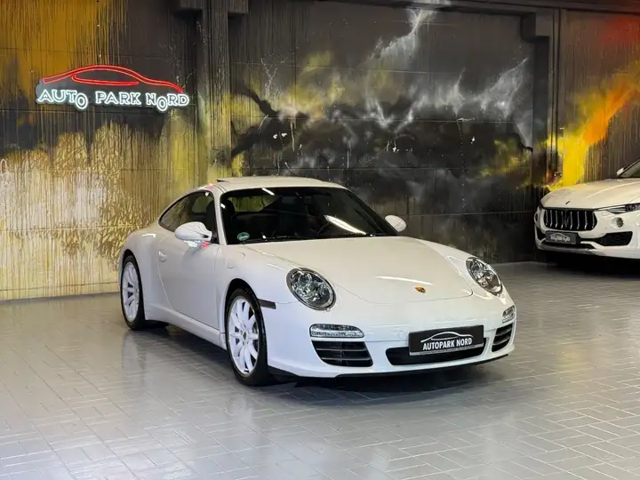 Carrera 4S — Exterior