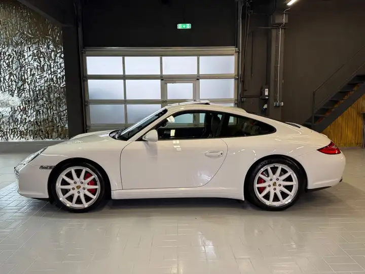 Carrera 4S — Exterior