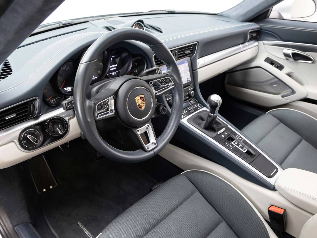 Carrera S — Exterior