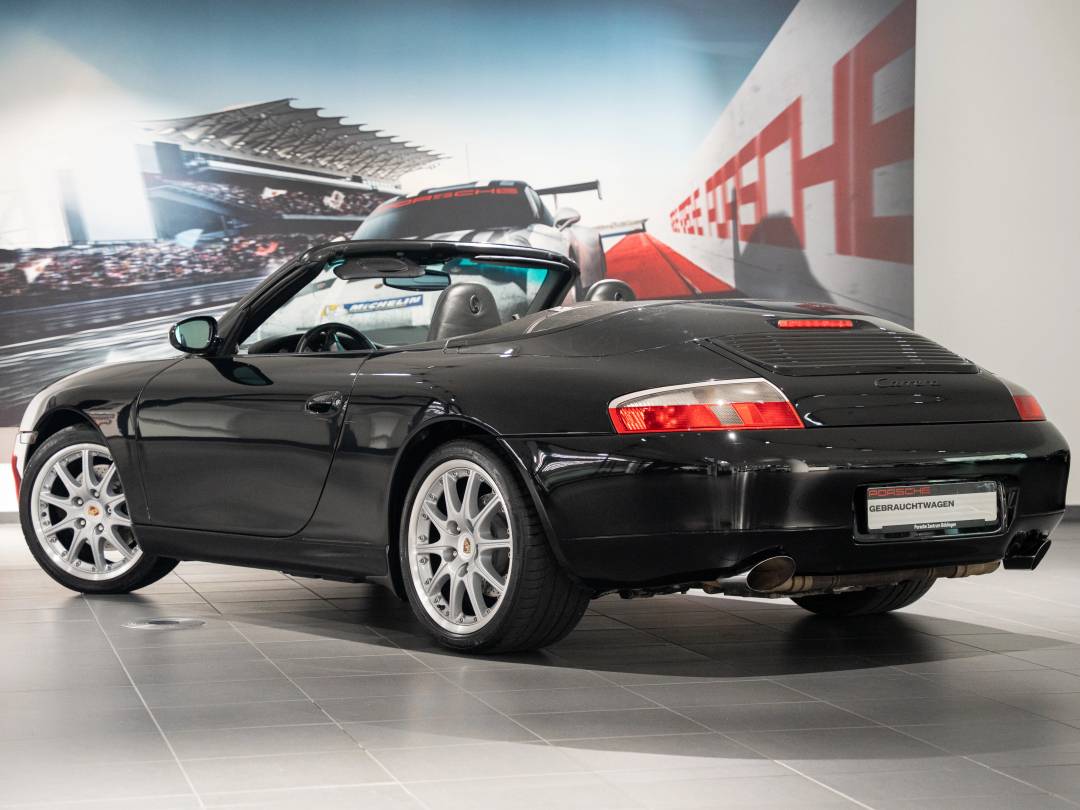 Carrera Cabriolet — Exterior