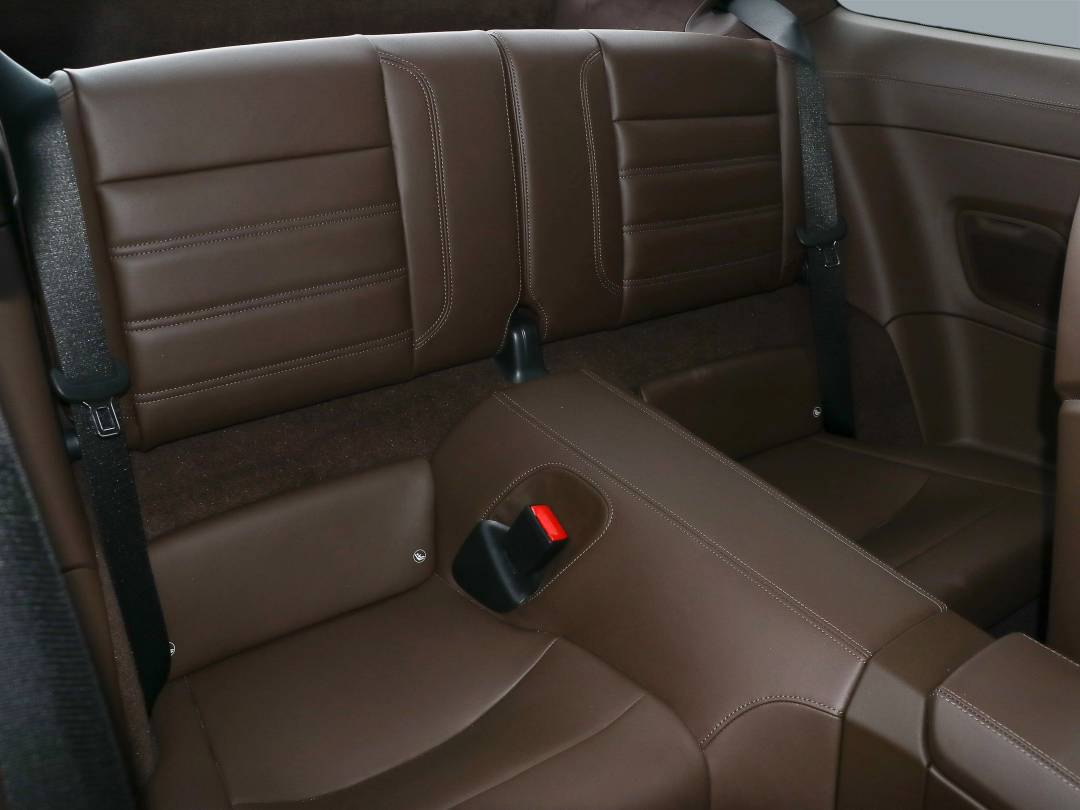 Carrera GTS T-Hybrid — Interior