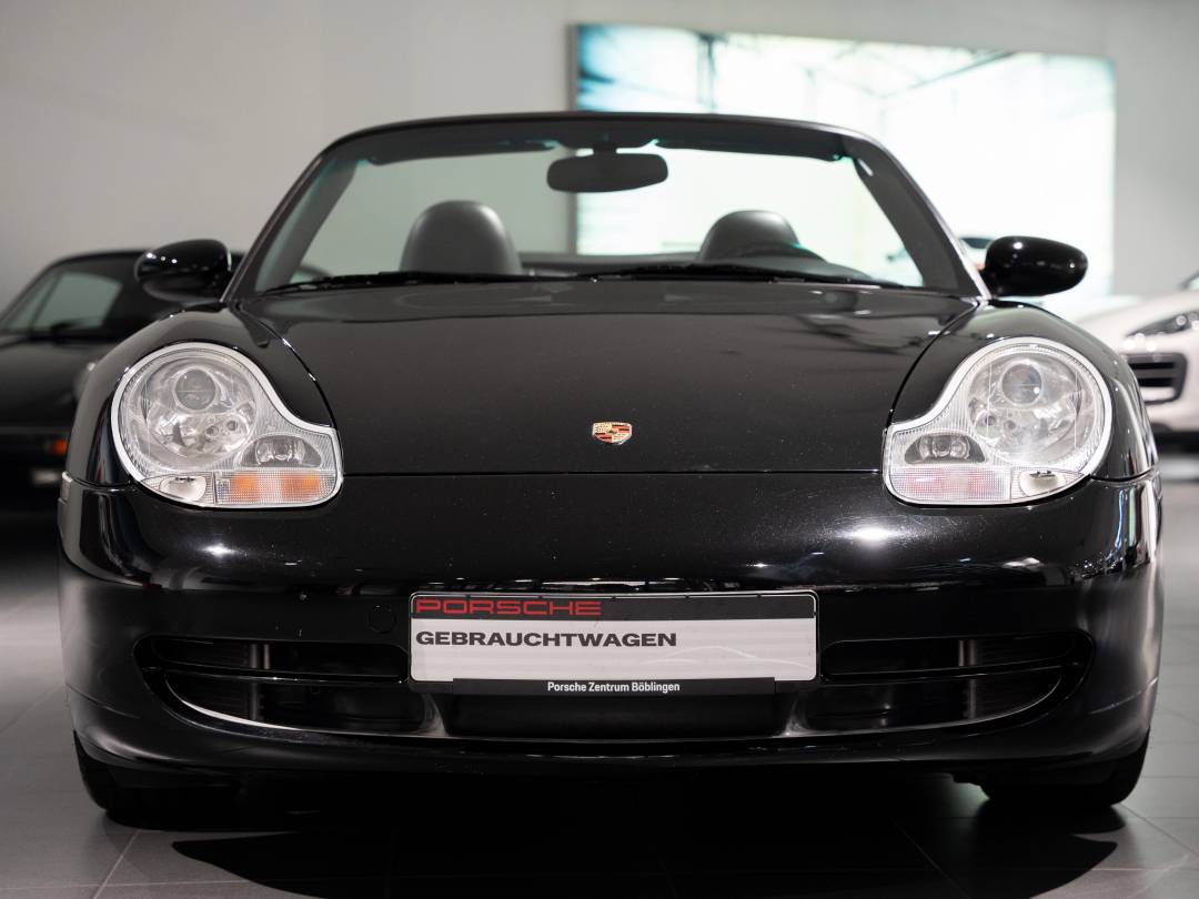 Carrera Cabriolet — Exterior