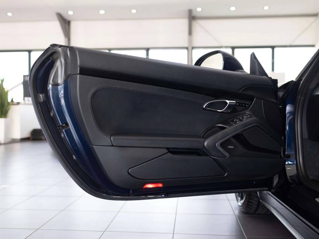 Carrera 4 GTS — Interior
