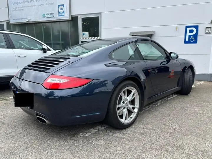 Carrera — Exterior