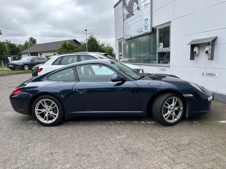 Carrera — Exterior