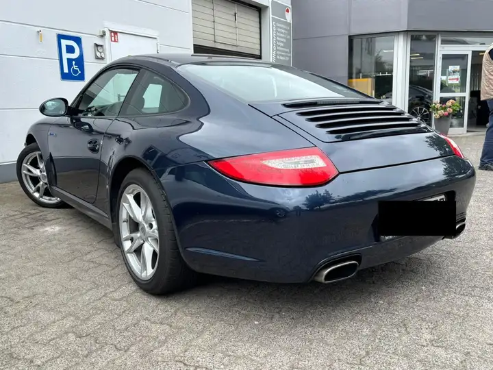 Carrera — Exterior
