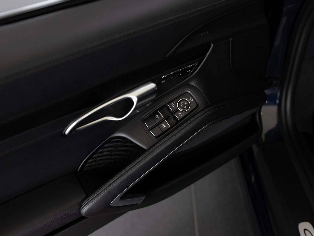 Carrera 4 GTS — Interior