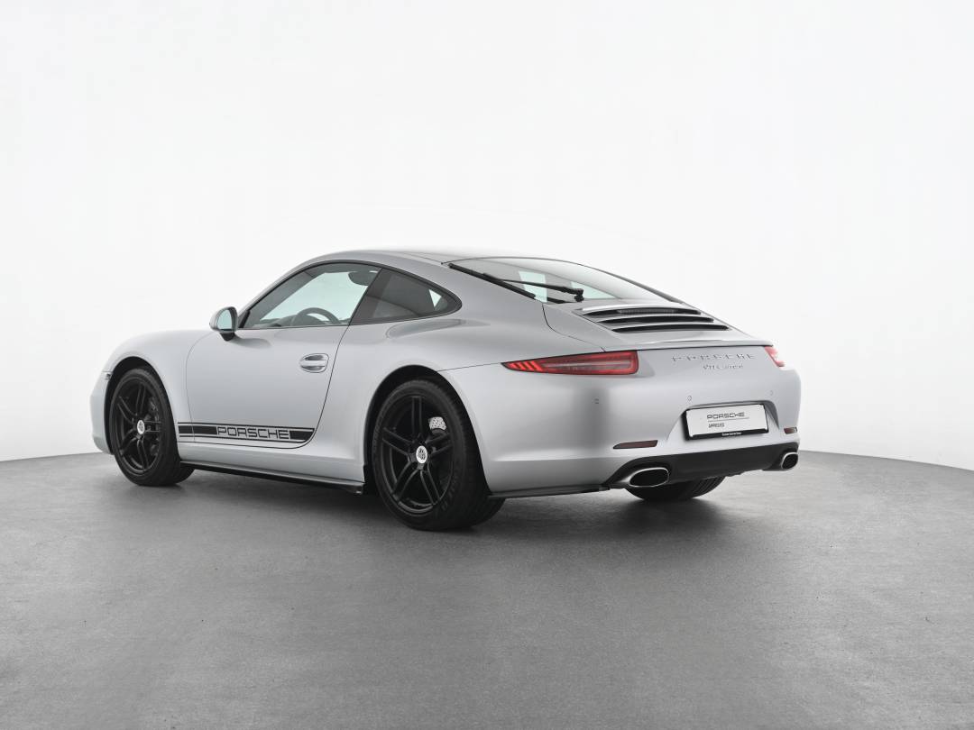 Carrera — Exterior