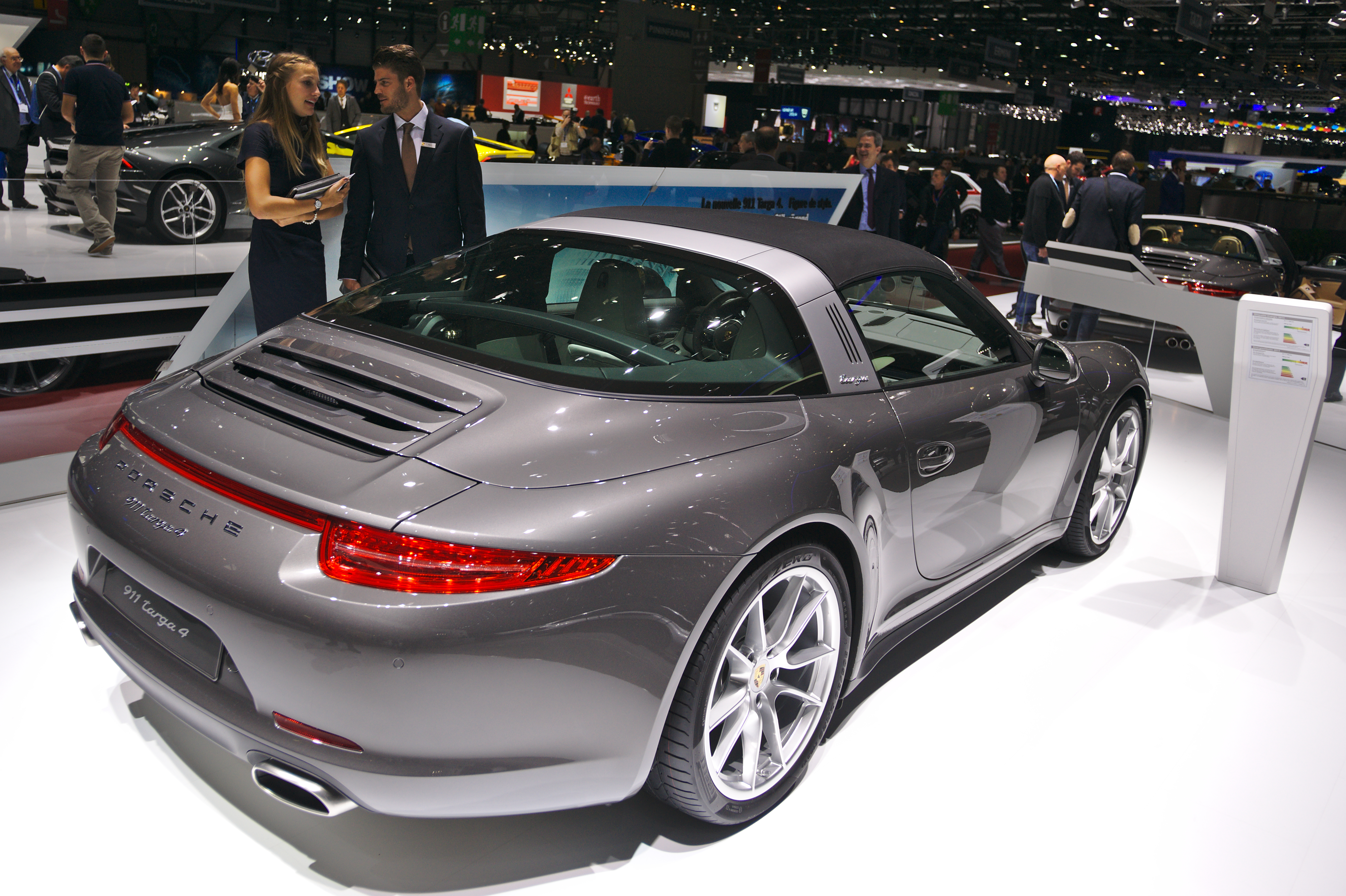 Targa 4 — Exterior