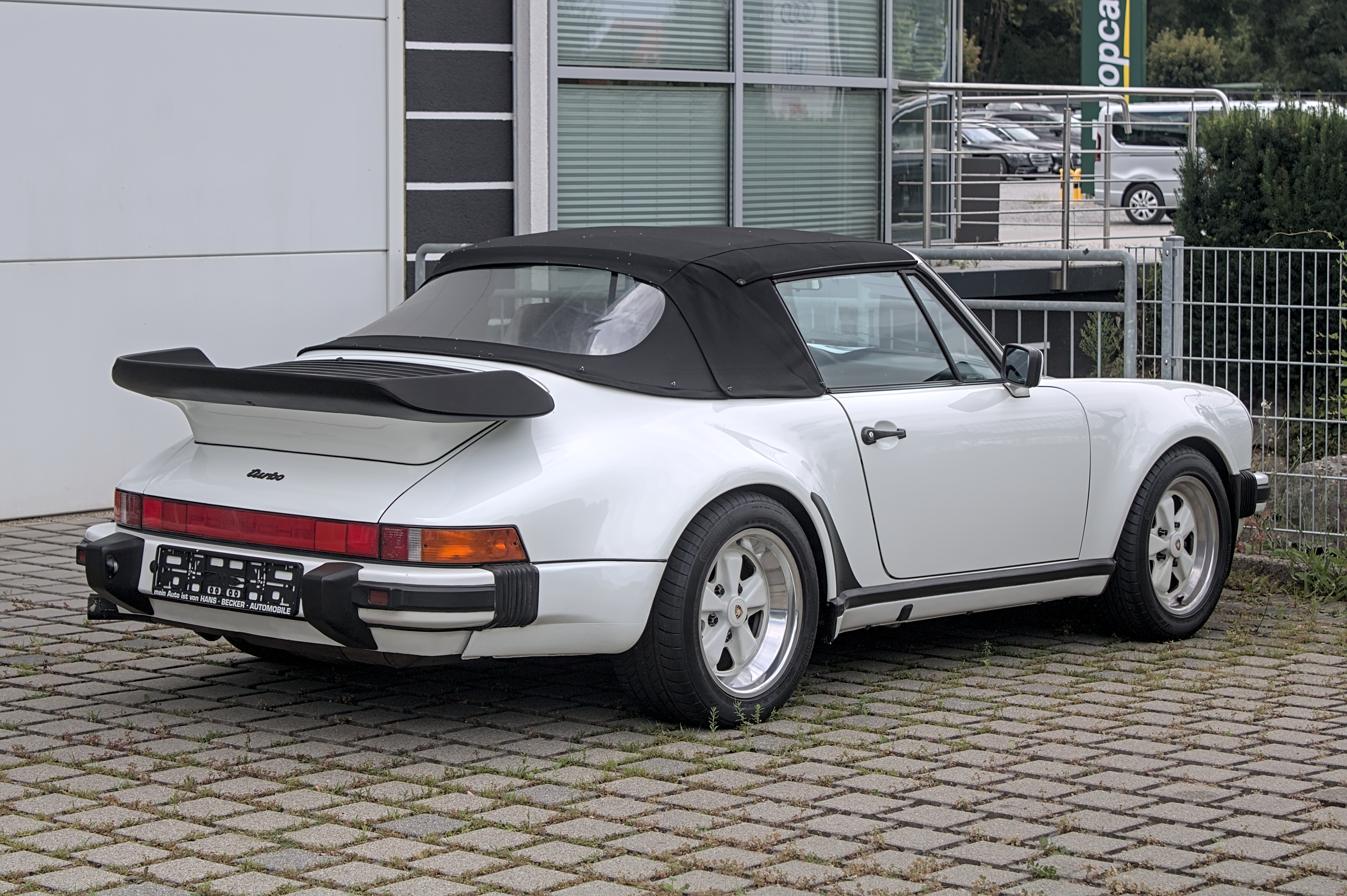 Turbo 3.3 Cabriolet — Exterior