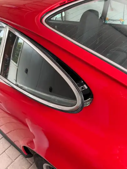911 2.7 — Exterior