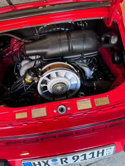 911 2.7 — Exterior