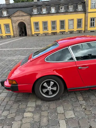 911 2.7 — Exterior