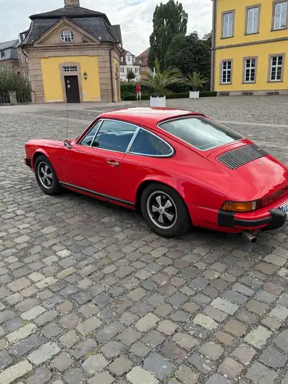 911 2.7 — Exterior