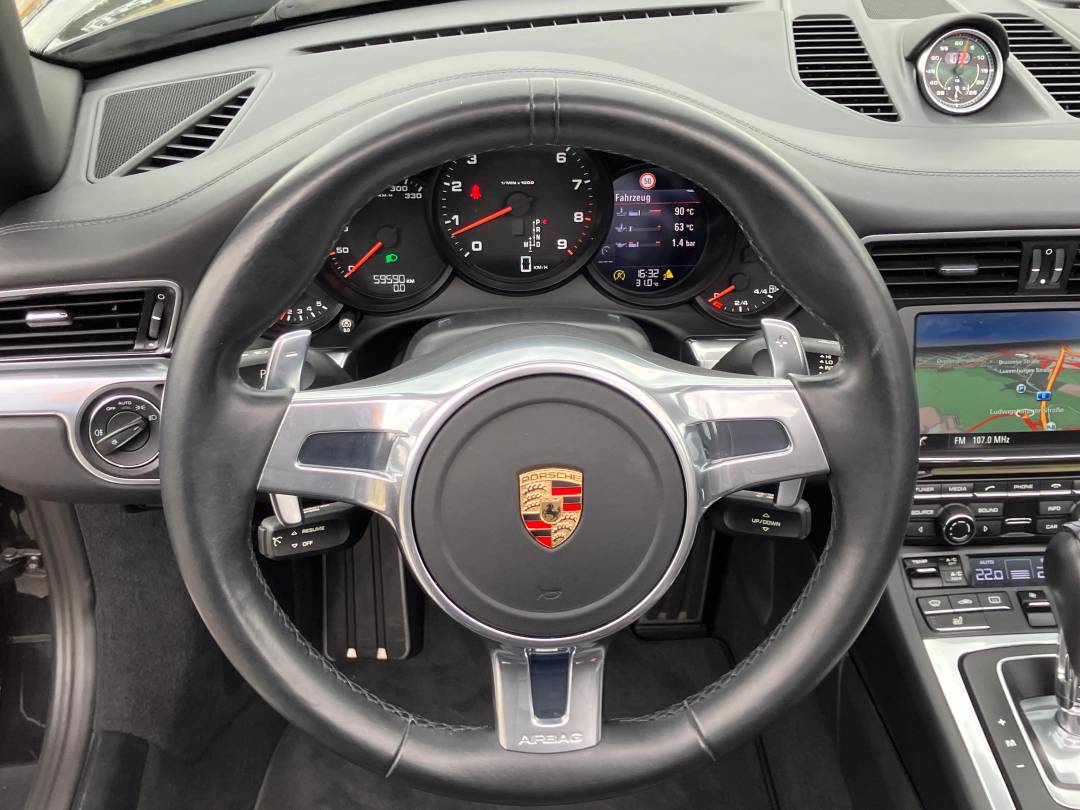 Carrera Cabriolet — Interior