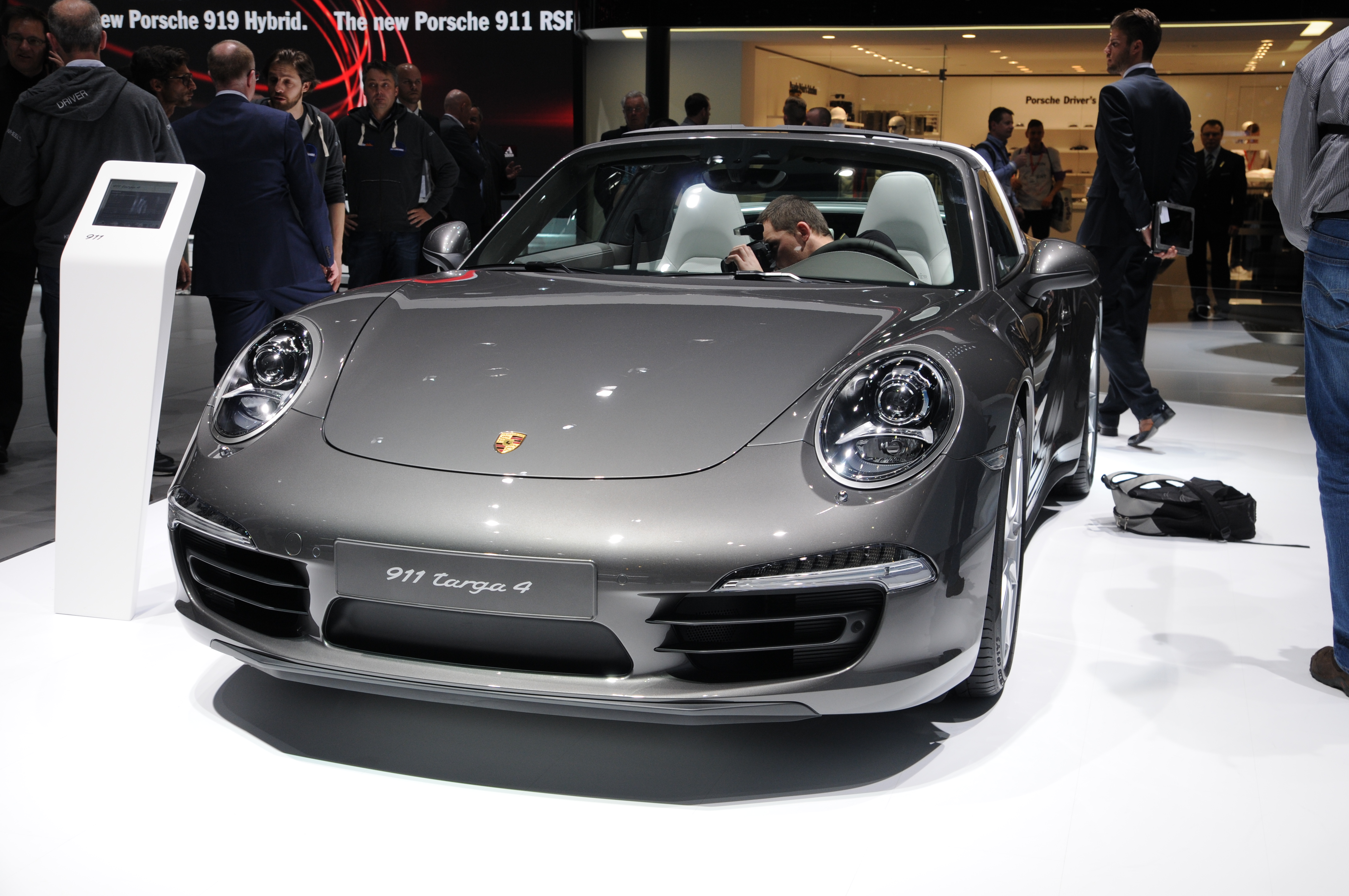 Targa 4 — Exterior
