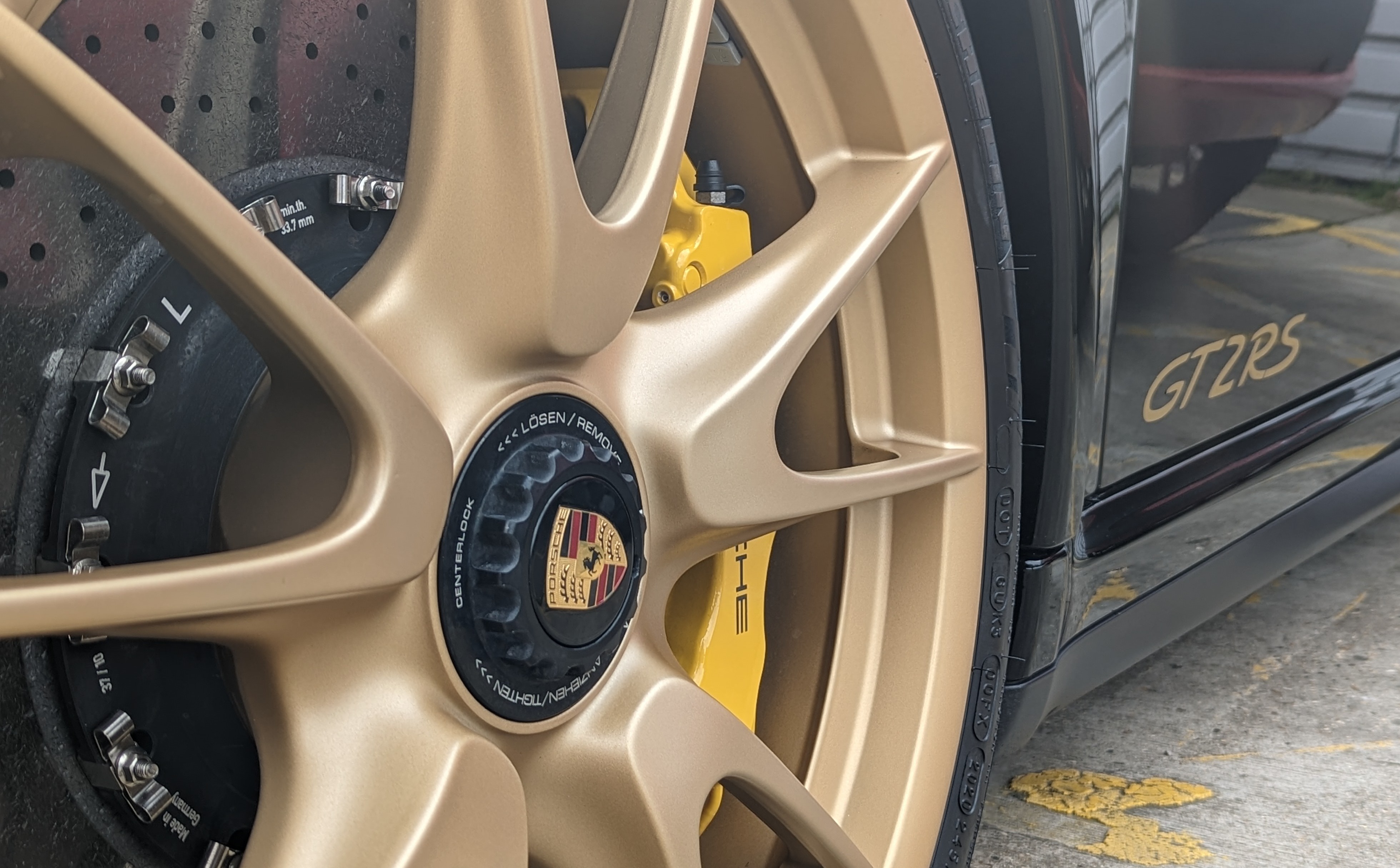 GT2 RS — Exterior
