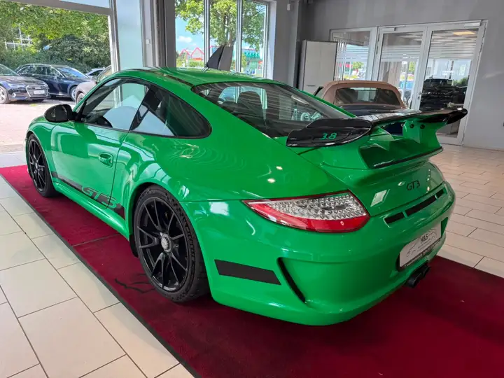 GT3 — Exterior